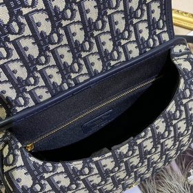 Сумка Dior BOBBY в стиле ретро из новой коллекции ранней осени Ре