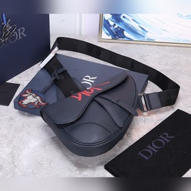 Новая сумка DIOR из зернистой кожи Модель： 93305 Из коллекции, с