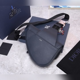 Новая сумка DIOR из зернистой кожи Модель： 93305 Из коллекции, с