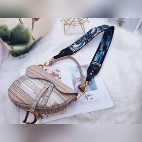 Сумка DIOR с новым узором из разноцветных полос  Сумка-седло из