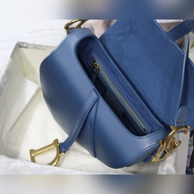DIOR saddle Серия с градиентным цветом Градиентный синий Модель M