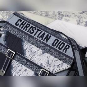 Новая сумка DIOR Camp с почтовым клапаном и космическим тотемом,