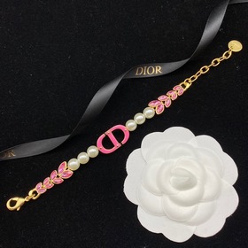 Новое лаковое браслет розового цвета от Dior Выберите несколько у