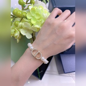 Браслет Dior CD Pearl Самый популярный модный аксессуар этого сез