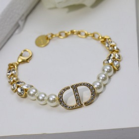 Браслет Dior CD Pearl Самый популярный модный аксессуар этого сез