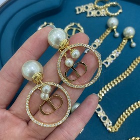 DIOR Классическая модель, которая должна быть у каждого