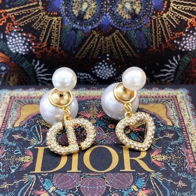 DIOR Серьги-гвоздики с буквами из жемчуга в форме сердец, серебро