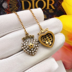 DIOR Сердечные серьги-гвоздики