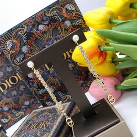 Dior Серьги-гвоздики с бриллиантами бахромой из жемчужин разного