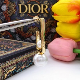 Dior Квадратные серьги с жемчужинами   Это волшебные серьги, к