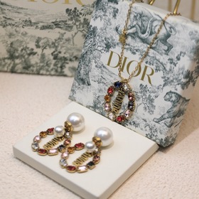 Длинные серьги DIOR Jadior с цветными бриллиантами Выберите неско