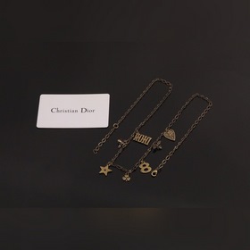 Ожерелье Dior С символическими элементами бренда, вплетенными в