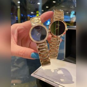 Dior Серия высокого ювелирного искусства Женские часы демонстрир