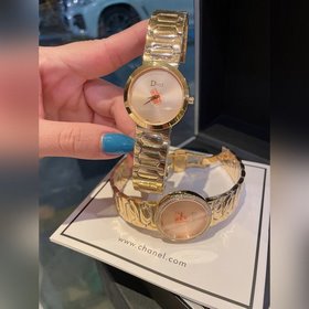 Dior Серия высокого ювелирного искусства Женские часы демонстрир