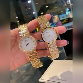 Dior Серия высокого ювелирного искусства Женские часы демонстрир
