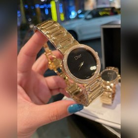 Dior Серия высокого ювелирного искусства Женские часы демонстрир