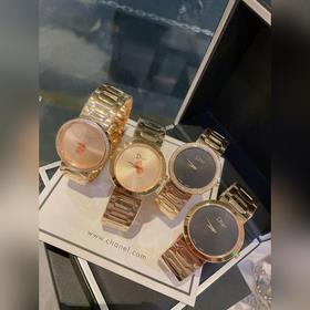 Dior Серия высокого ювелирного искусства Женские часы демонстрир