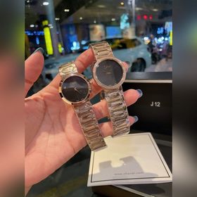 Dior Серия высокого ювелирного искусства Женские часы демонстрир