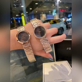 Dior Серия высокого ювелирного искусства Женские часы демонстрир