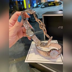 Dior Серия высокого ювелирного искусства Женские часы демонстрир