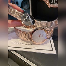 Dior Серия высокого ювелирного искусства Женские часы демонстрир