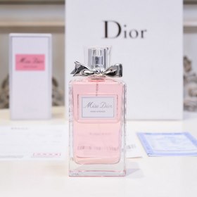 Название бренда： Dior Розовый танец Объем： 100 мл Тип парфюма：