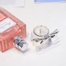 Название бренда： Dior Розовый танец Объем： 100 мл Тип парфюма： 