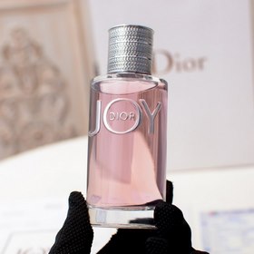 Название бренда： Dior Dior Joy Объем： 90 мл Упаковка： полная ко
