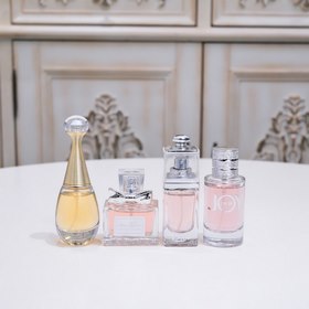 Набор Dior Объем： 4×30 мл С распылителем, Истинный я, 30 мл Цвето