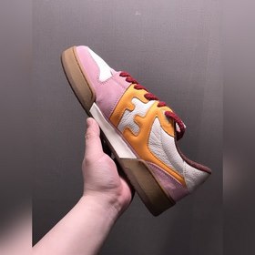 Fendi Спортивные кроссовки для пар  Первая модель кроссовок, со