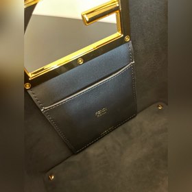 FENDI Way, маленькая, черная Маленькая сумка Изготовлена из теляч