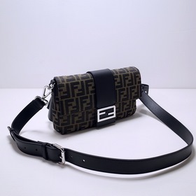Fendi Сумка FEND1 Standard Baguette С квадратной откидной крышкой