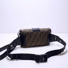 Fendi Сумка FEND1 Standard Baguette С квадратной откидной крышкой