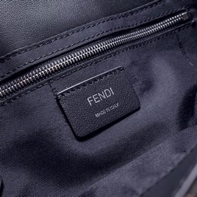 Fendi Сумка FEND1 Standard Baguette С квадратной откидной крышкой