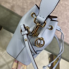 Мини-сумка FENDI Sunshine Светло-голубой С тисненым логотипом FE*