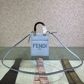 FENDI Mon Tresor маленькая сумка-бакет Изготовлена из светло-го