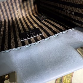 FENDI Mon Tresor маленькая сумка-бакет Изготовлена из светло-го
