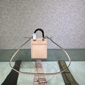Мини-сумка FENDI Sunshine, светло-розовый с тисненым логотипом F
