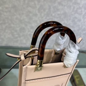 Мини-сумка FENDI Sunshine, светло-розовый с тисненым логотипом F