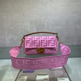 Знаменитая сумка FENDI Baguette Розовый Розовый канвас, золотые
