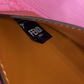 Знаменитая сумка FENDI Baguette Розовый Розовый канвас, золотые 