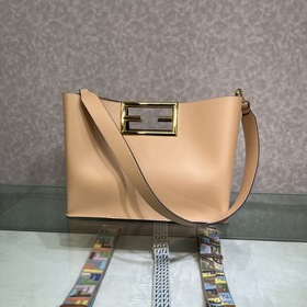 FENDI Way большая сумка цвета абрикос, модель 051L Изготовлена из