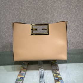 FENDI Way большая сумка цвета абрикос, модель 051L Изготовлена из