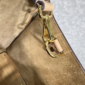 FENDI Way большая сумка цвета абрикос, модель 051L Изготовлена из
