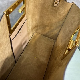 FENDI Way большая сумка цвета абрикос, модель 051L Изготовлена из