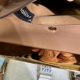 FENDI Way большая сумка цвета абрикос, модель 051L Изготовлена из