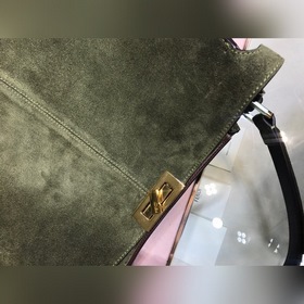 FENDI Мягкая сумка Peekaboo из матовой кожи Размер： 42 см