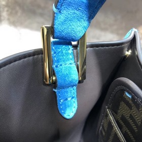 FENDI Мягкая сумка Peekaboo из матовой кожи С плечевым ремнем Раз