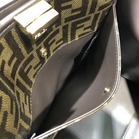 FENDI Мягкая сумка Peekaboo из матовой кожи С плечевым ремнем Раз