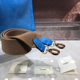 FENDI Мягкая сумка Peekaboo из матовой кожи С плечевым ремнем Раз